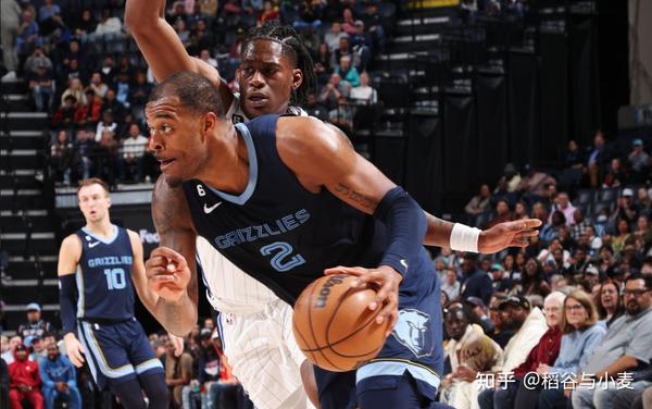 灰熊险胜开拓者重返前八