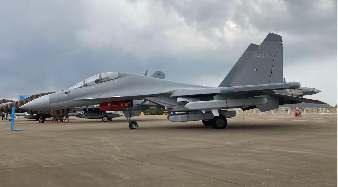 台媒很强硬,战机火控锁定歼16?