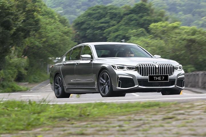 车身短了运动感强了试驾宝马短轴730im旗舰版