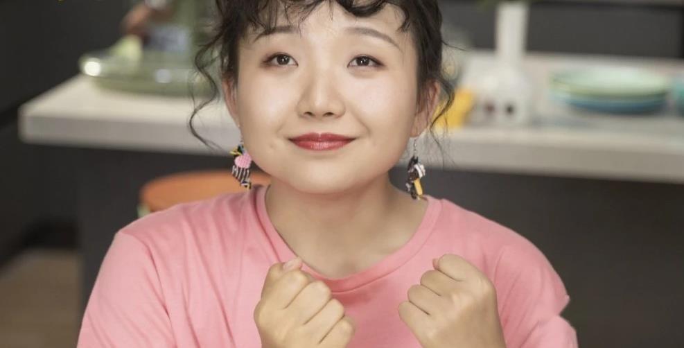 微胖也能美出圈,看了自信女王辣目洋子才明白:美与胖瘦无关 - 知乎