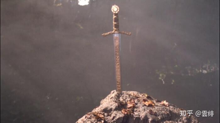 格兰芬多宝剑在湖底图片