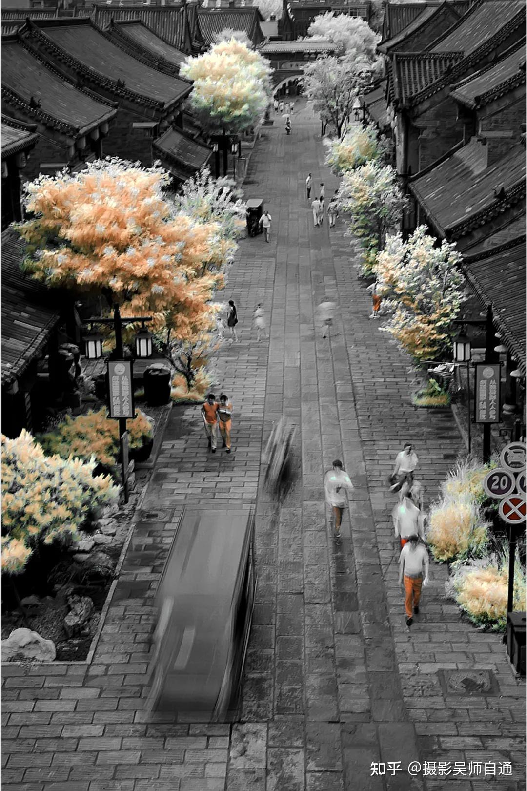 这种特殊色彩赋予是红外摄影的特性,而红外滤镜的选择,器材的设置