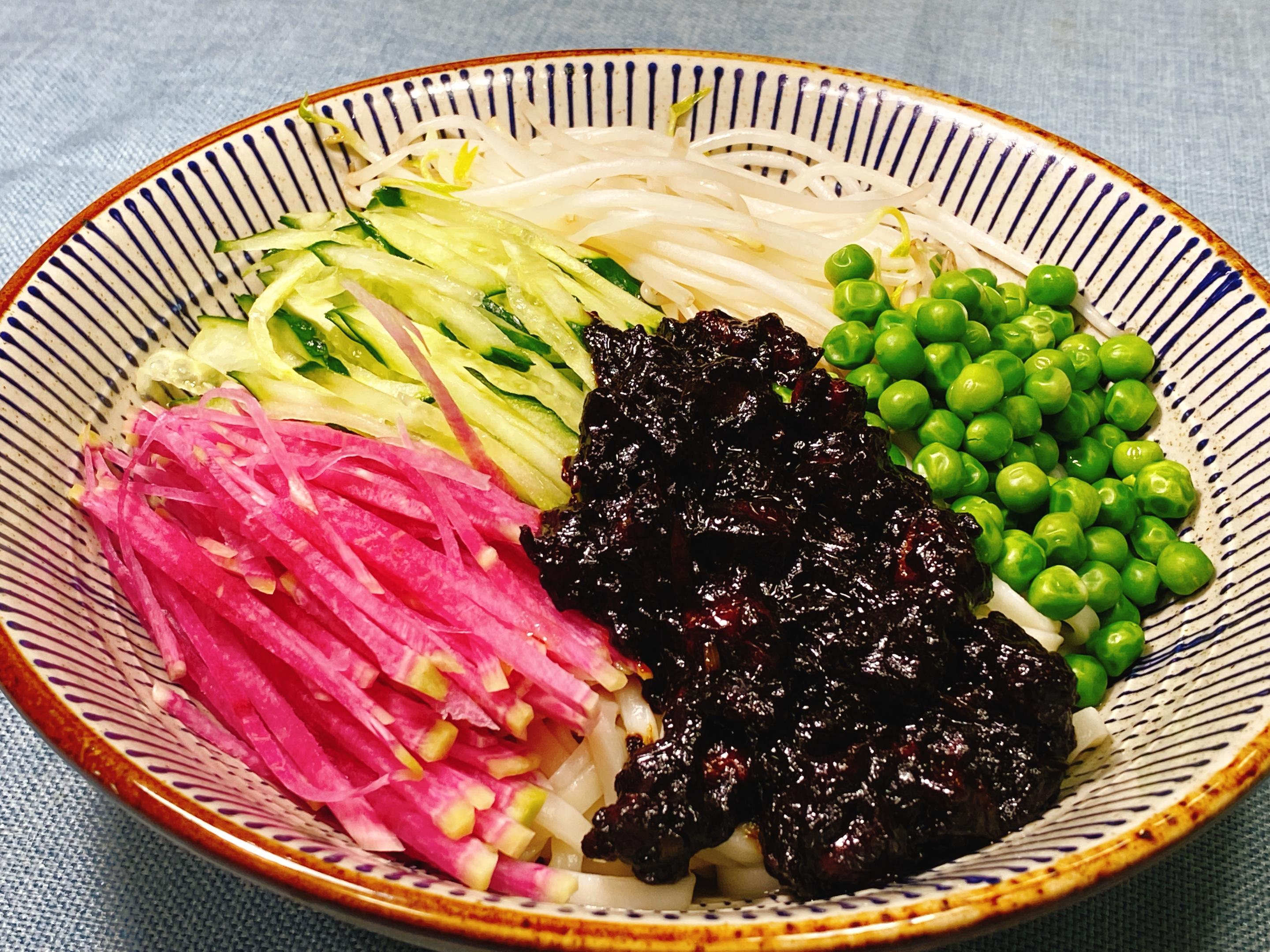 感谢这么多人赞我,最近又做了一道油泼扯面,更新在这篇回答后面,这次