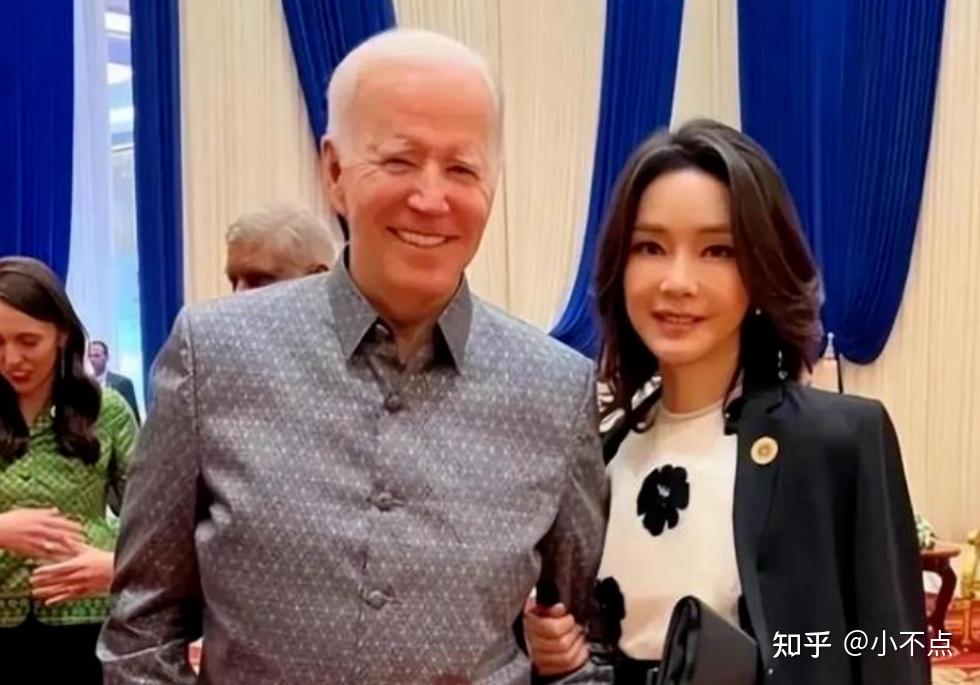 金建熙你真的太“美”了，你的打扮像极了小学生，美中尽显低级 知乎