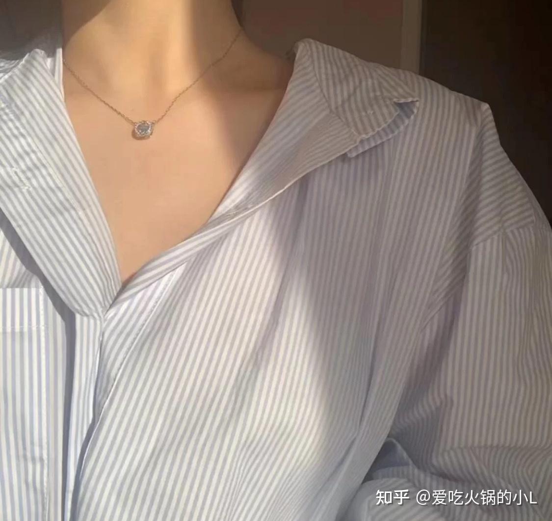 给女生买项链她收了代表(送了项链女孩收下了代表什么)