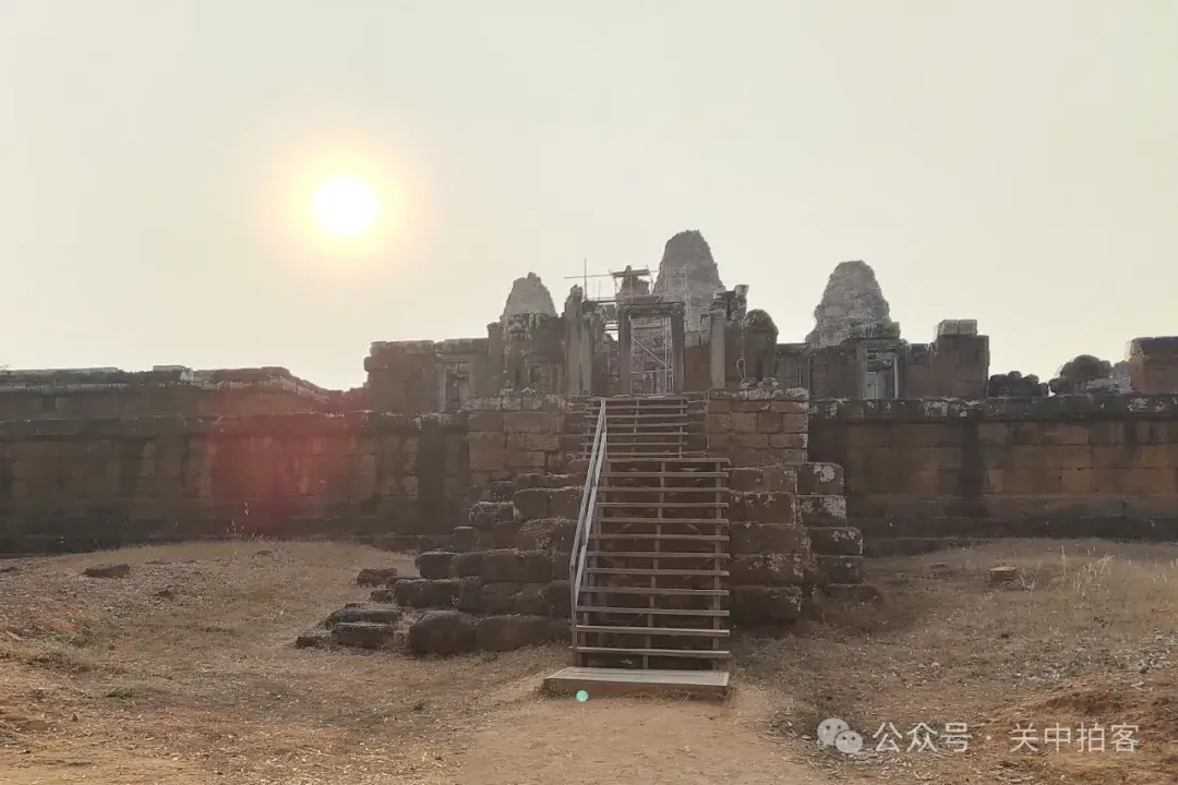 吴哥古迹:走进东梅奔寺(East Mebon Temple) - 知乎