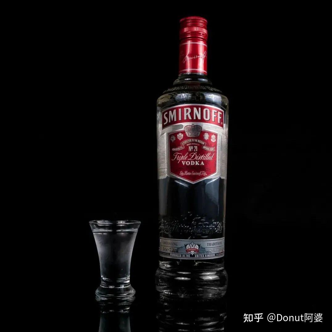 人rudolph kunett找到了vladimir,买下了smirnoff在北美的生产销售权