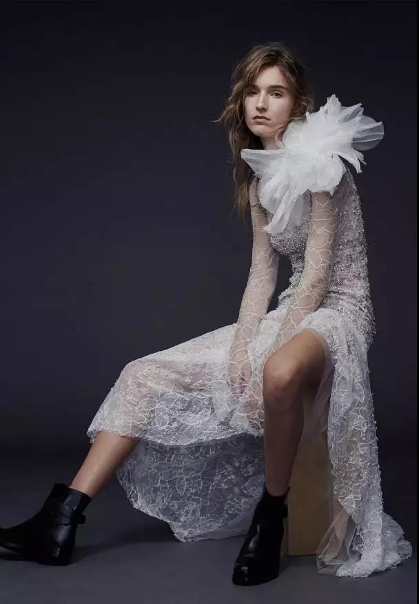 世界十大服装设计师之王薇薇婚纱女王