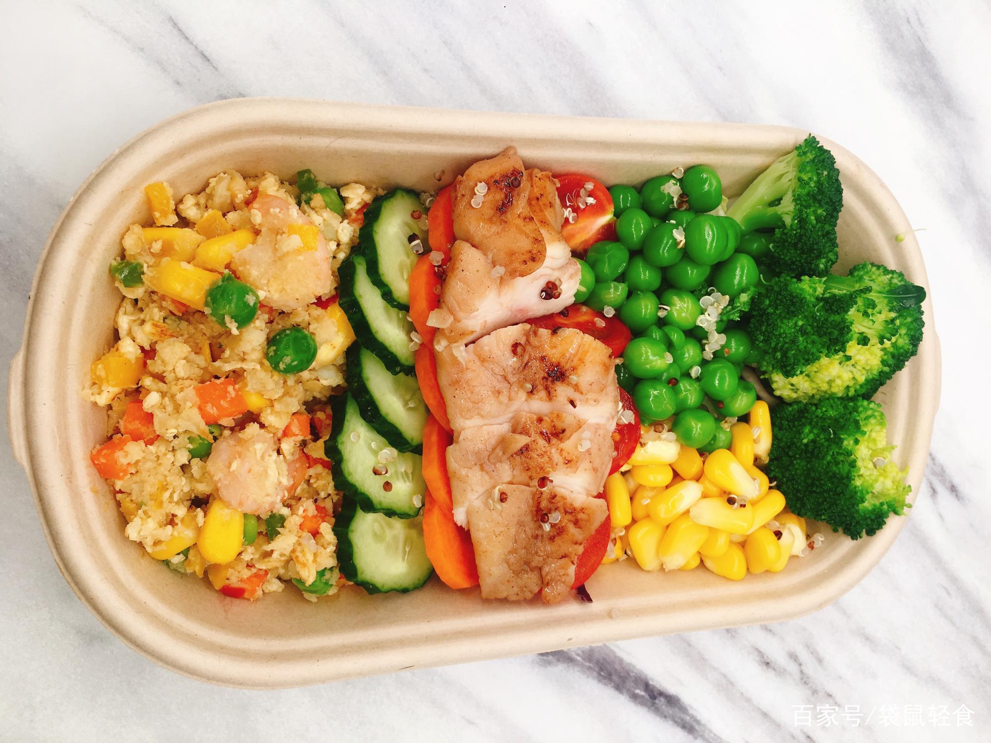 袋鼠轻食餐品因为外卖所带来的不仅仅是营业额和毛利,还有另外两个很