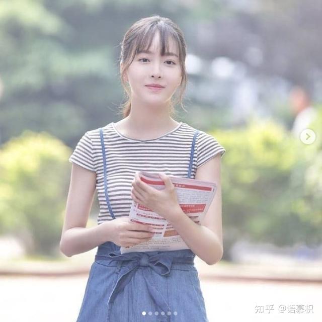 饰演倾国倾城的美女貂蝉,而她比较为人所熟知的是在《御赐小仵作》