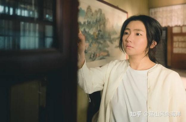 任家萱同学近来事业顺利,爱情甜蜜,春风得意啊.