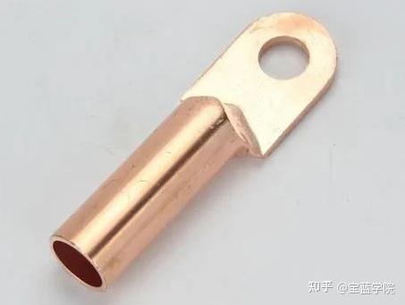 电缆在压线鼻子时是先压头还是尾