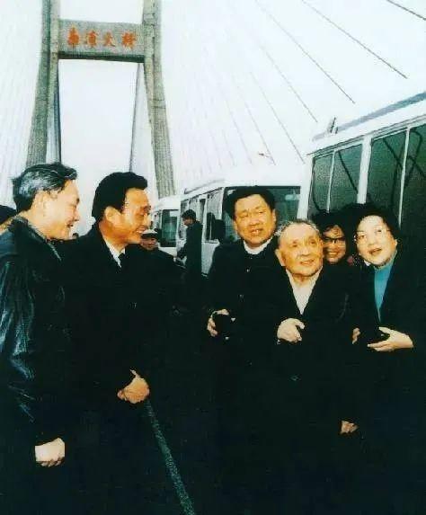 老照片之1992:邓小平南巡 带你重温“春天的故事” - 知乎