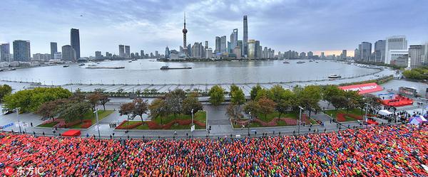 图片署名:郁建忠 东方ic 2017年11月5日,河南省郑州市郑州南站高速