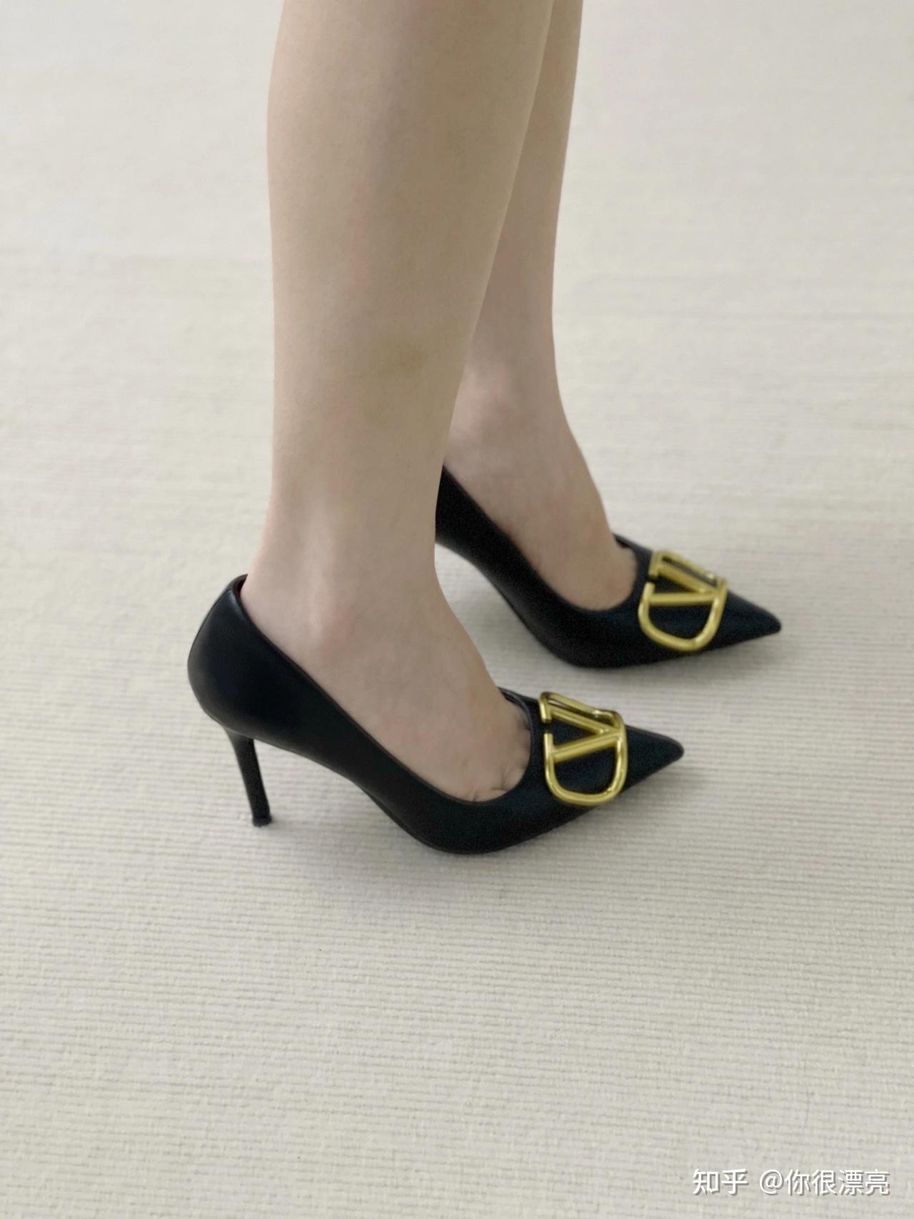 高跟鞋#单鞋裸色高跟鞋搭配牛仔裤太好看了[暗中观察r]|女人味中带