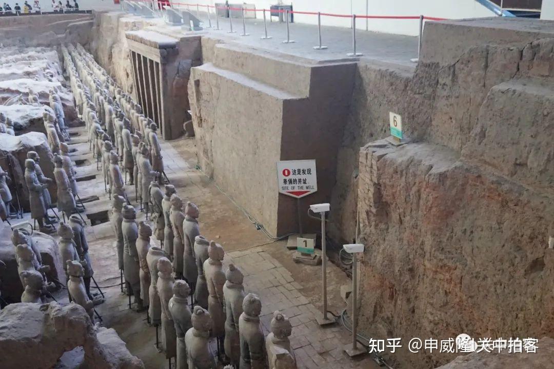 秦始皇帝陵博物院:秦兵马俑一号坑遗址,感受秦军步兵与战车方阵 - 知乎