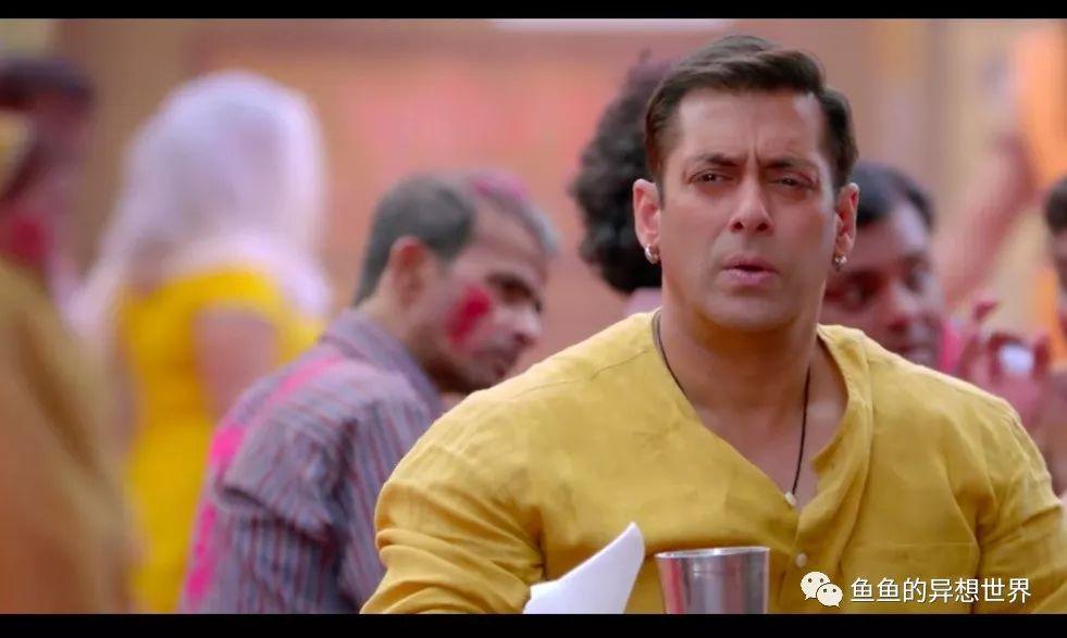 因此当第一次沙希达从忙着为哈奴曼神庆祝的茫茫人海中选中载歌载舞的