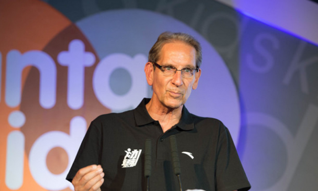 哈佛大学医学专家约翰·瑞迪教授(john ratey)给出了答案:"动起来,刻