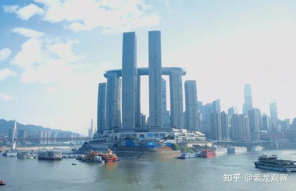 不愧是基建狂魔，又一超级工程横空出世，三百米高空横盖4栋大厦 - 知乎
