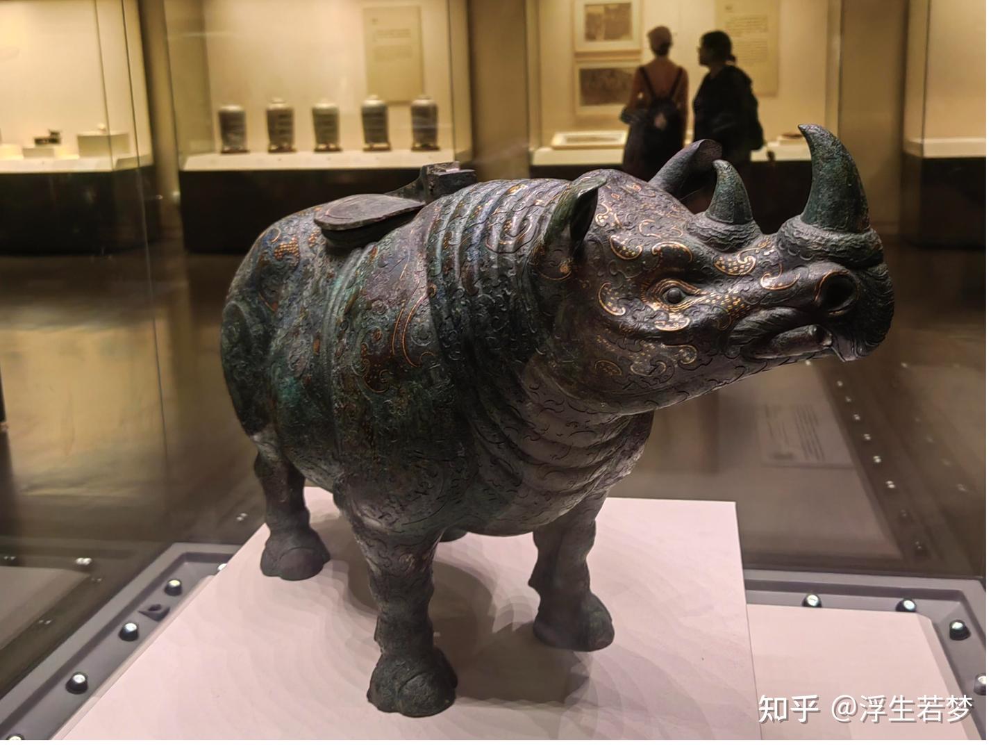北京工芸品公司　銀製　錯金銀雲紋銅犀尊　酒器 北京工芸品公司 銀製 錯金銀雲紋銅犀尊 酒器 - メルカリ