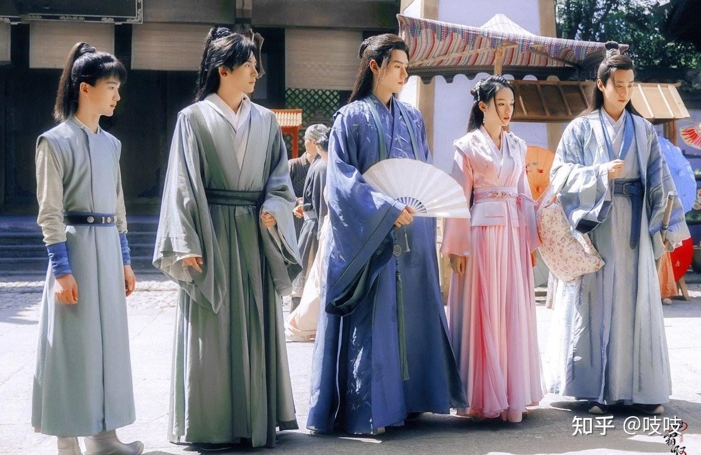 山河令 温客行 周子舒 公式服 山河令 温客行 周子舒 公式服 山河令》戏服拍卖创纪录，温客行的这套