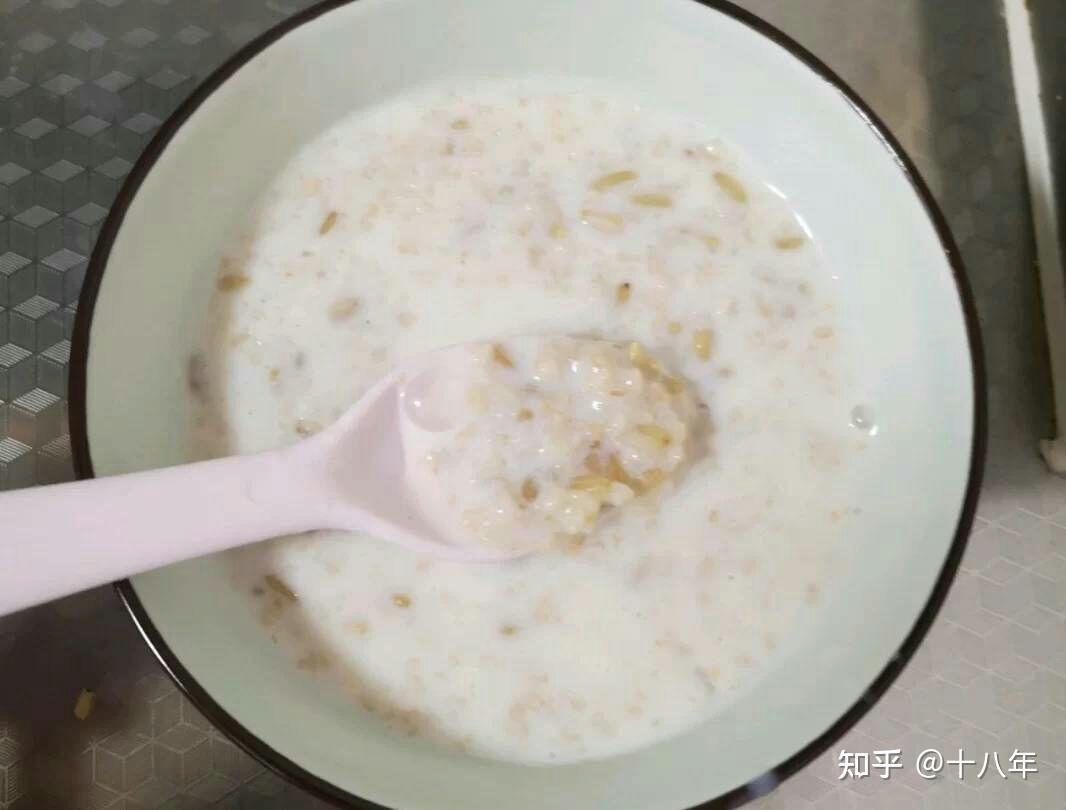 一,牛奶燕麥粥