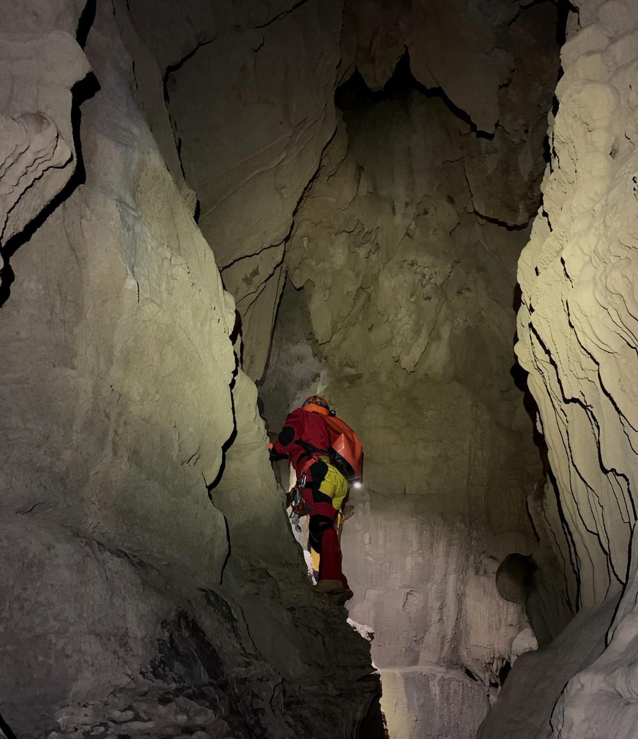 這個巨大的地下隧道已有「12000年的歷史」，裡面的建設令人嘆為觀止！ - PEEKME