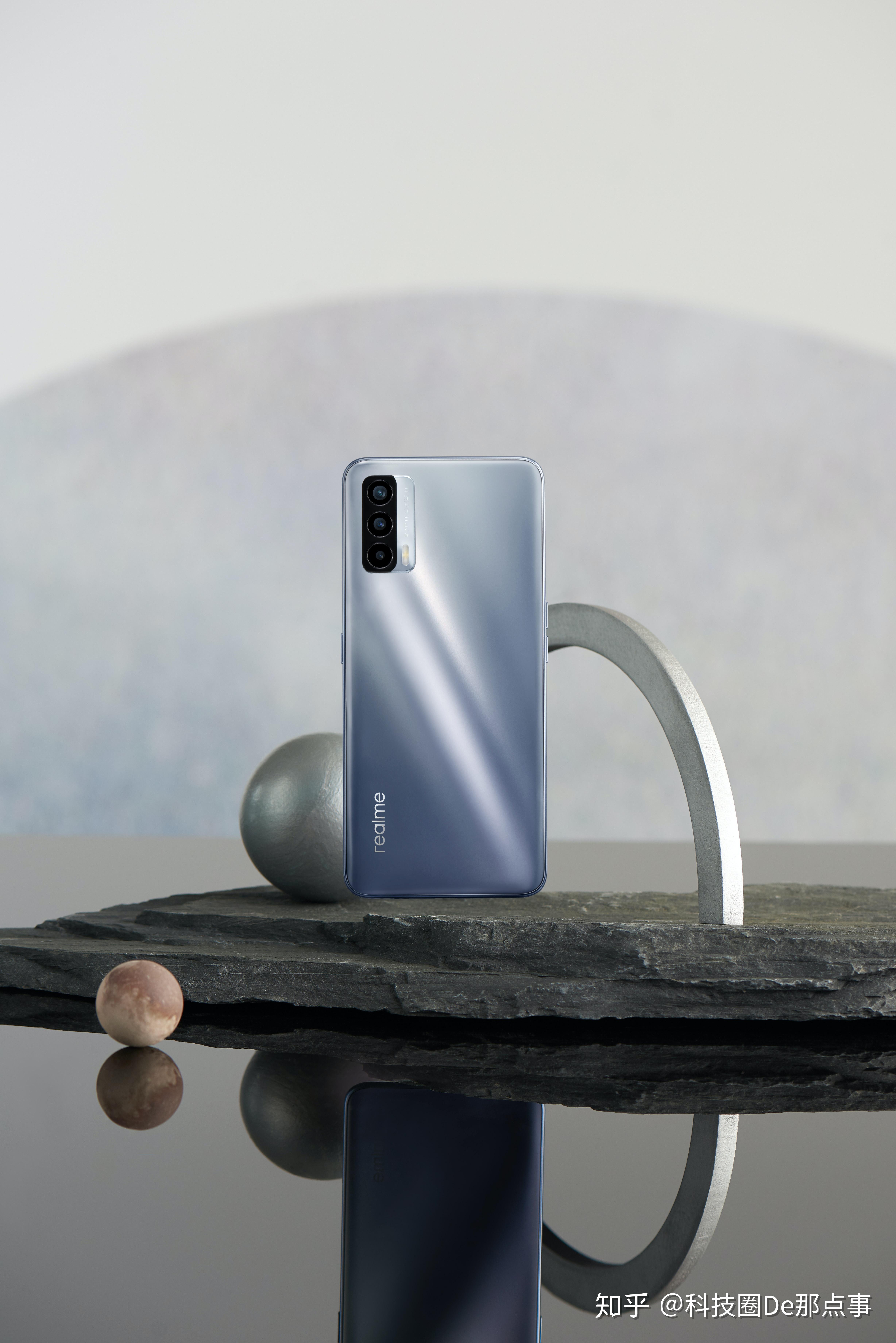 让国潮成为国际潮realme联合国家宝藏发布真我v15锦鲤手机