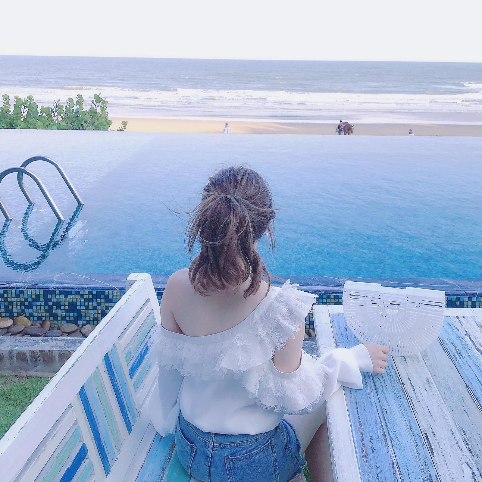 有哪些好看的蓝色系真人头像吗