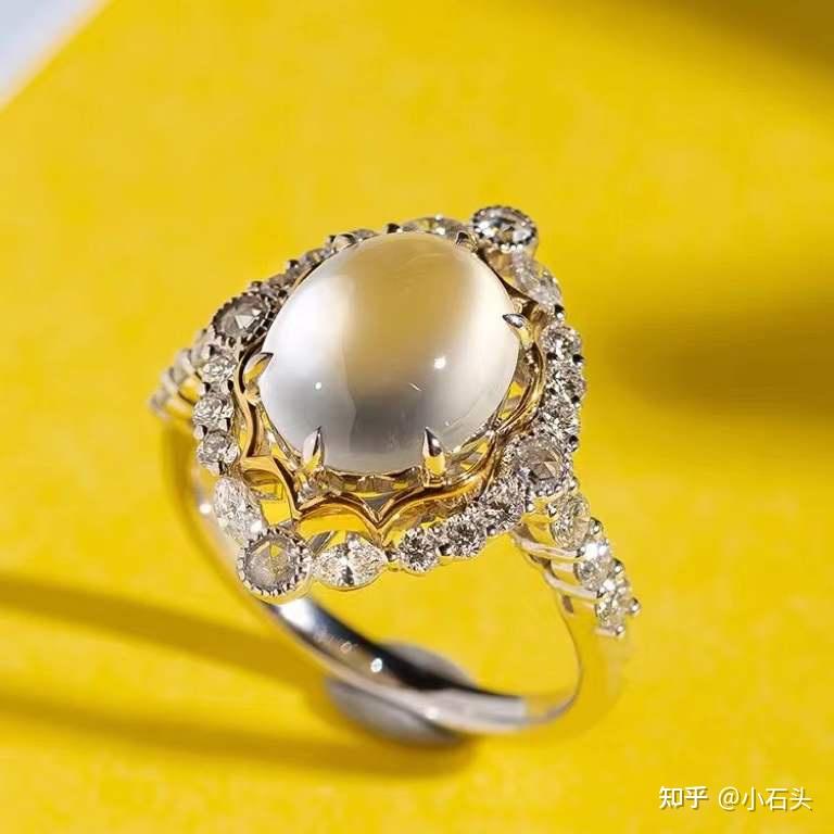 翡翠戒托选什么材质好