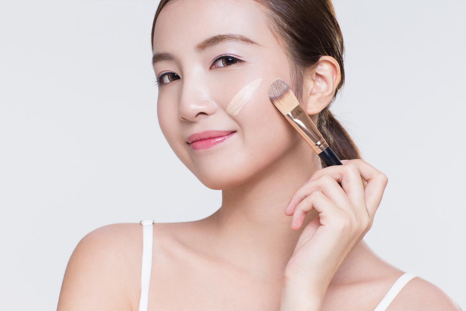 伊的家美妆小课堂 | 如何打造夏季无暇底妆? - 知乎