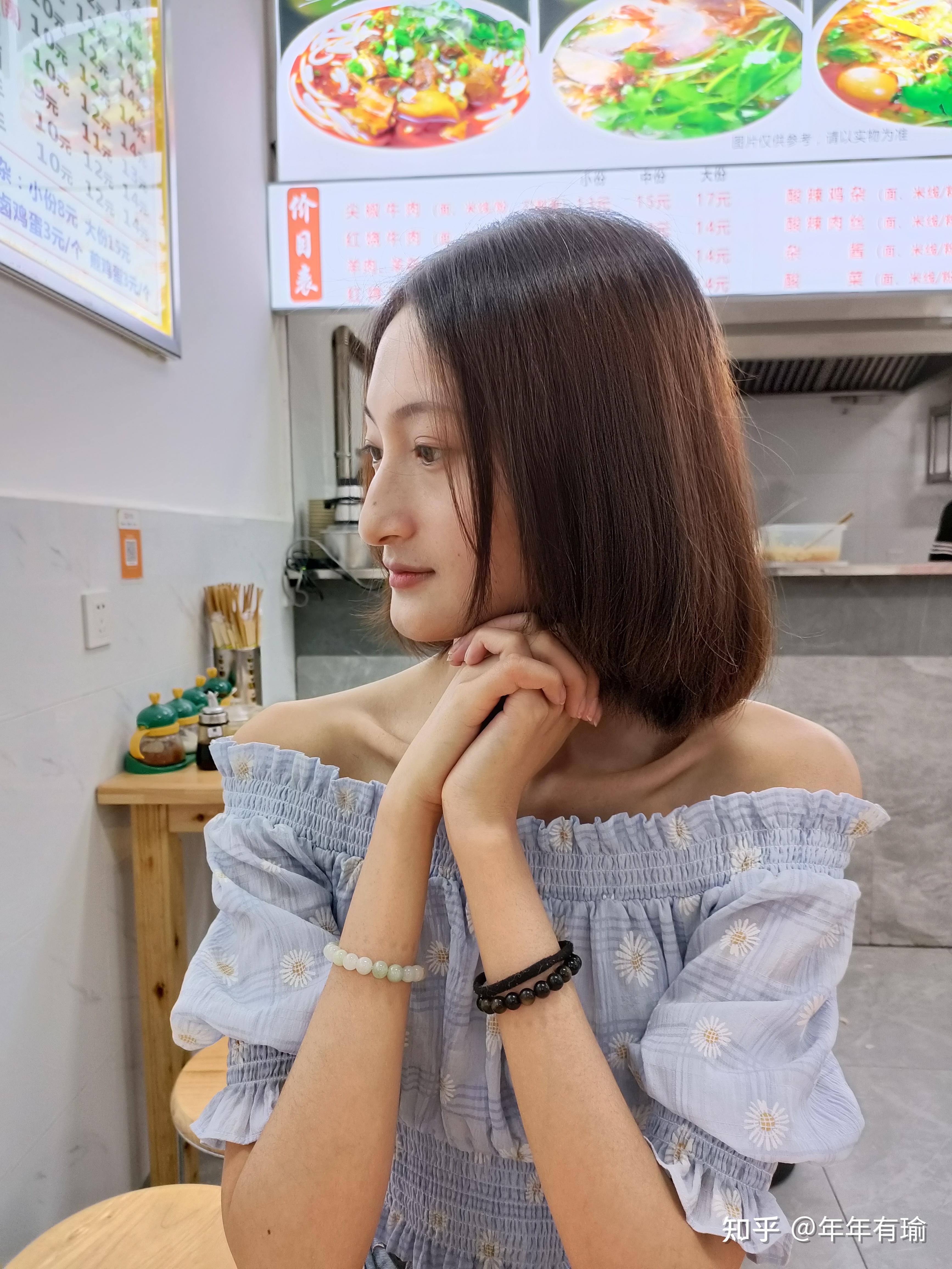 为什么网上看到的短发的女生图片都那么好看而现实生活中见到的女生