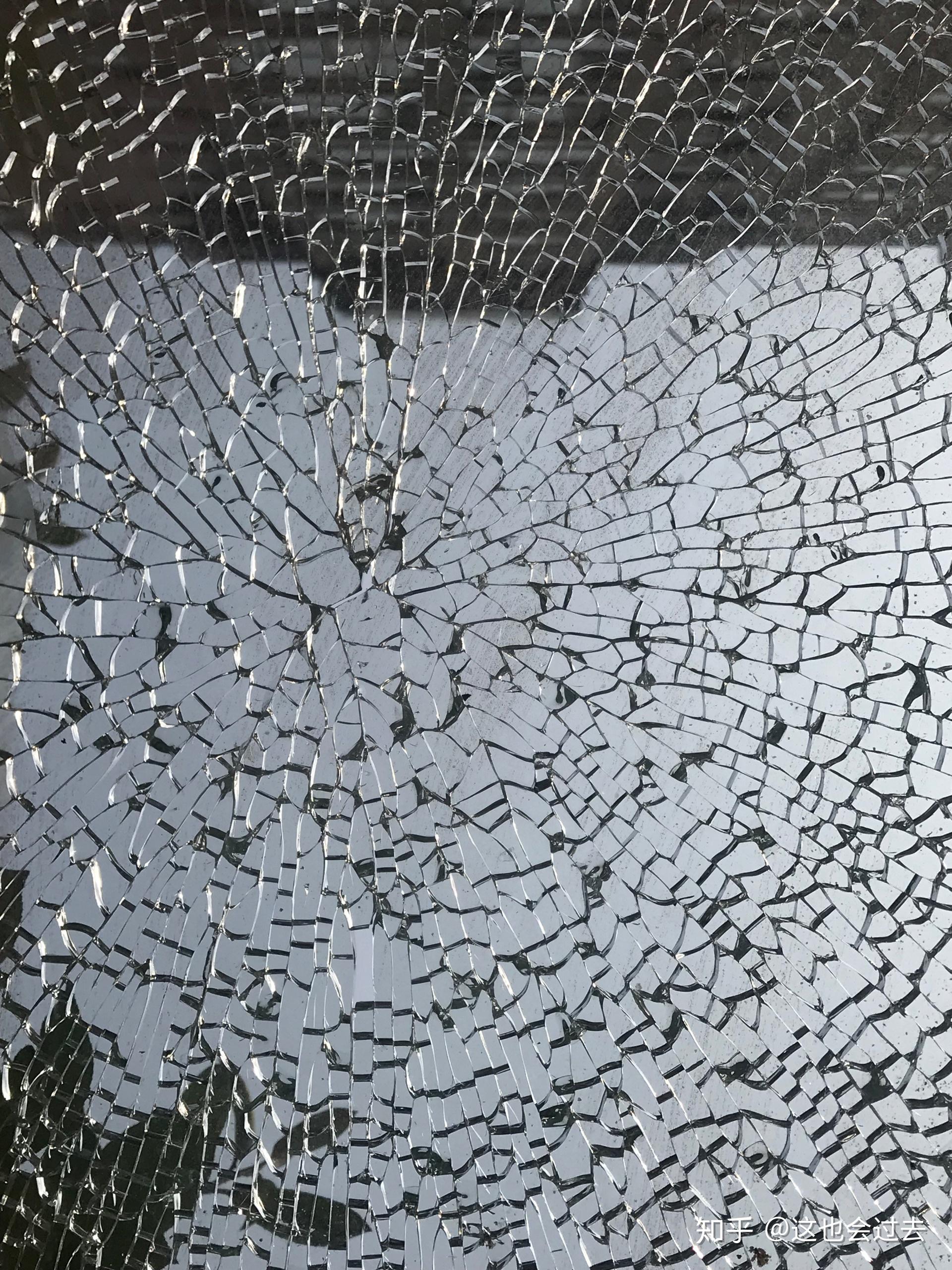 玻璃自然开裂图图片
