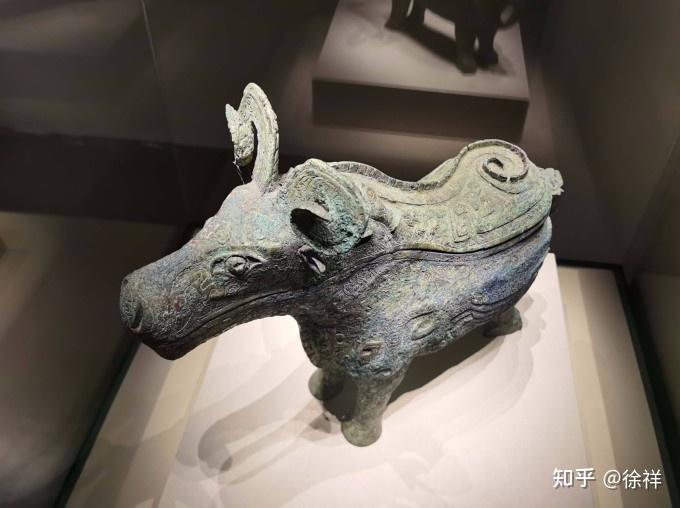 "妇好"青铜偶方彝