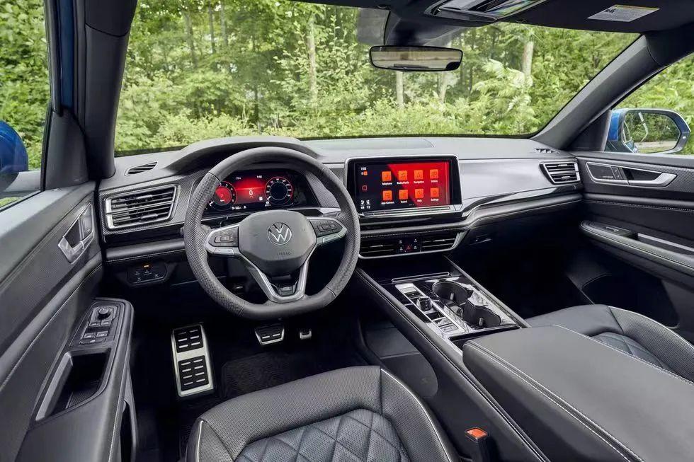 2024 atlas cross sport 