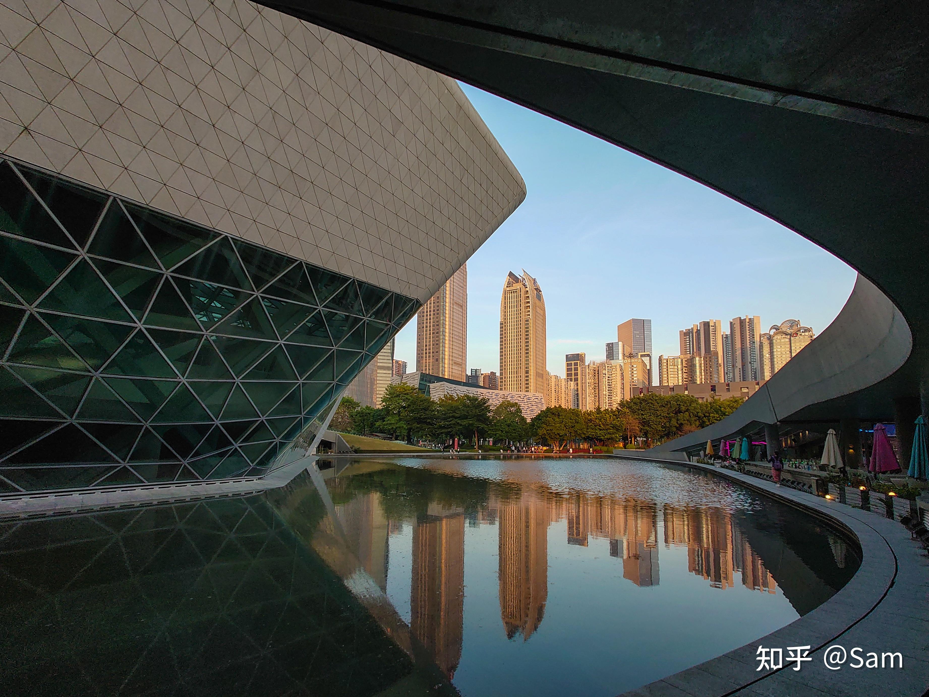 2 iso 50 16mm镜头(超广)视频拍摄方面,索尼xperia1 ii可以录制4k hdr