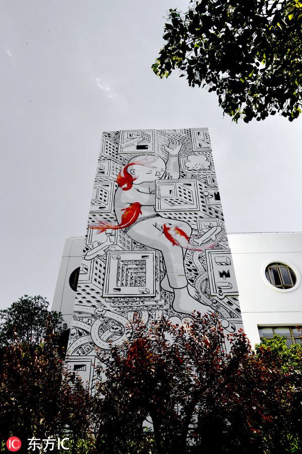 上海15面高墙彩绘成风景历时4个月完成创作