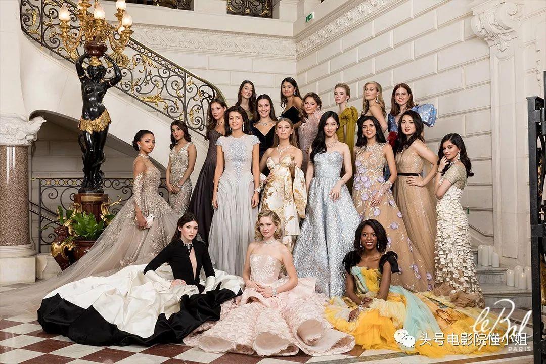 李连杰19岁女儿,凭什么站巴黎名媛舞会合影c位? - 知乎