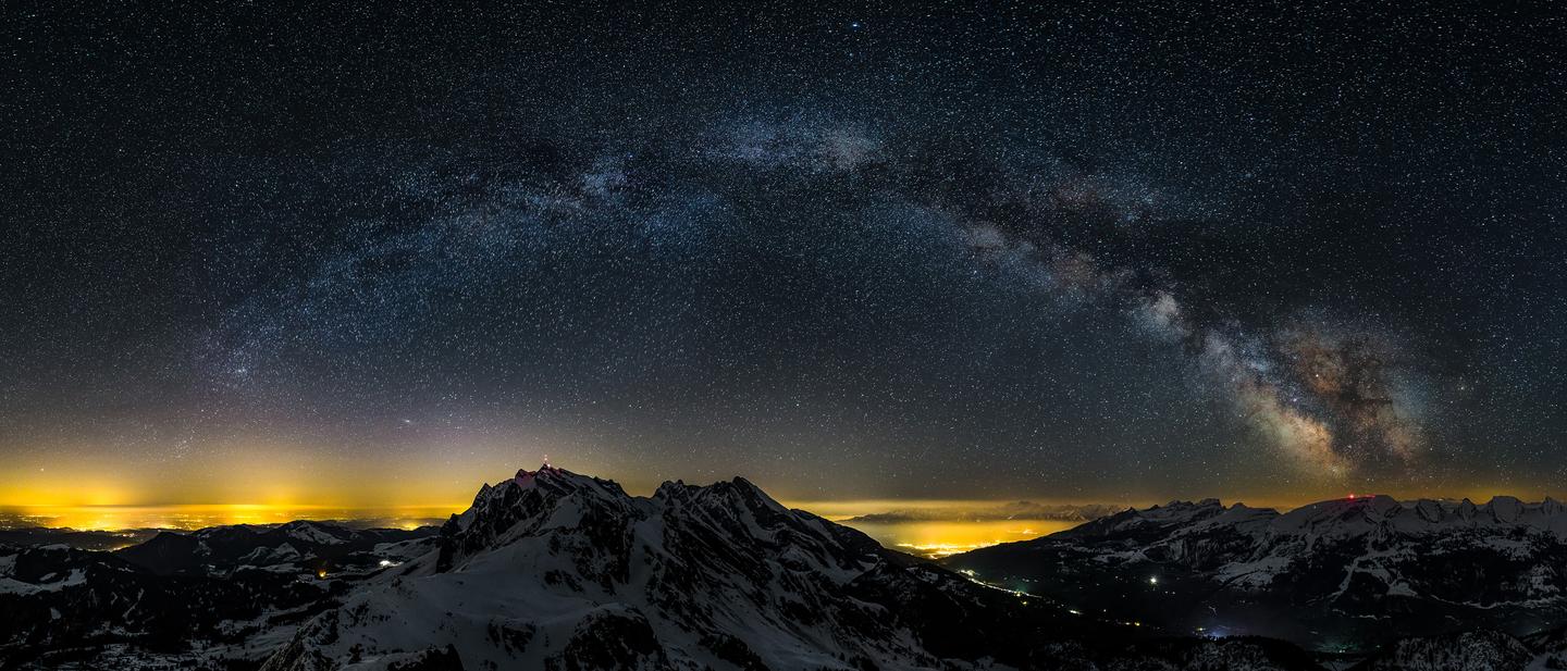 地球是个球体 那宇宙是个啥 知乎 地球是个球体 那宇宙是个啥 知乎