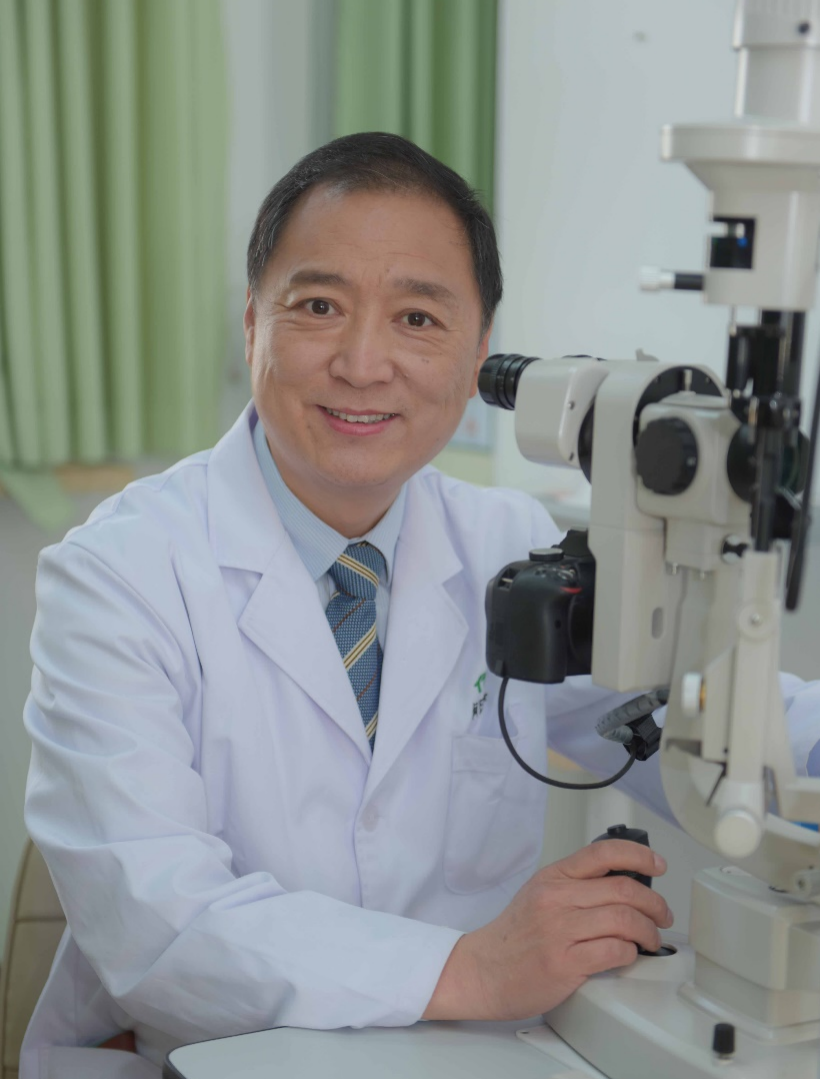 何氏眼科专家入选中国眼镜协会专家库
