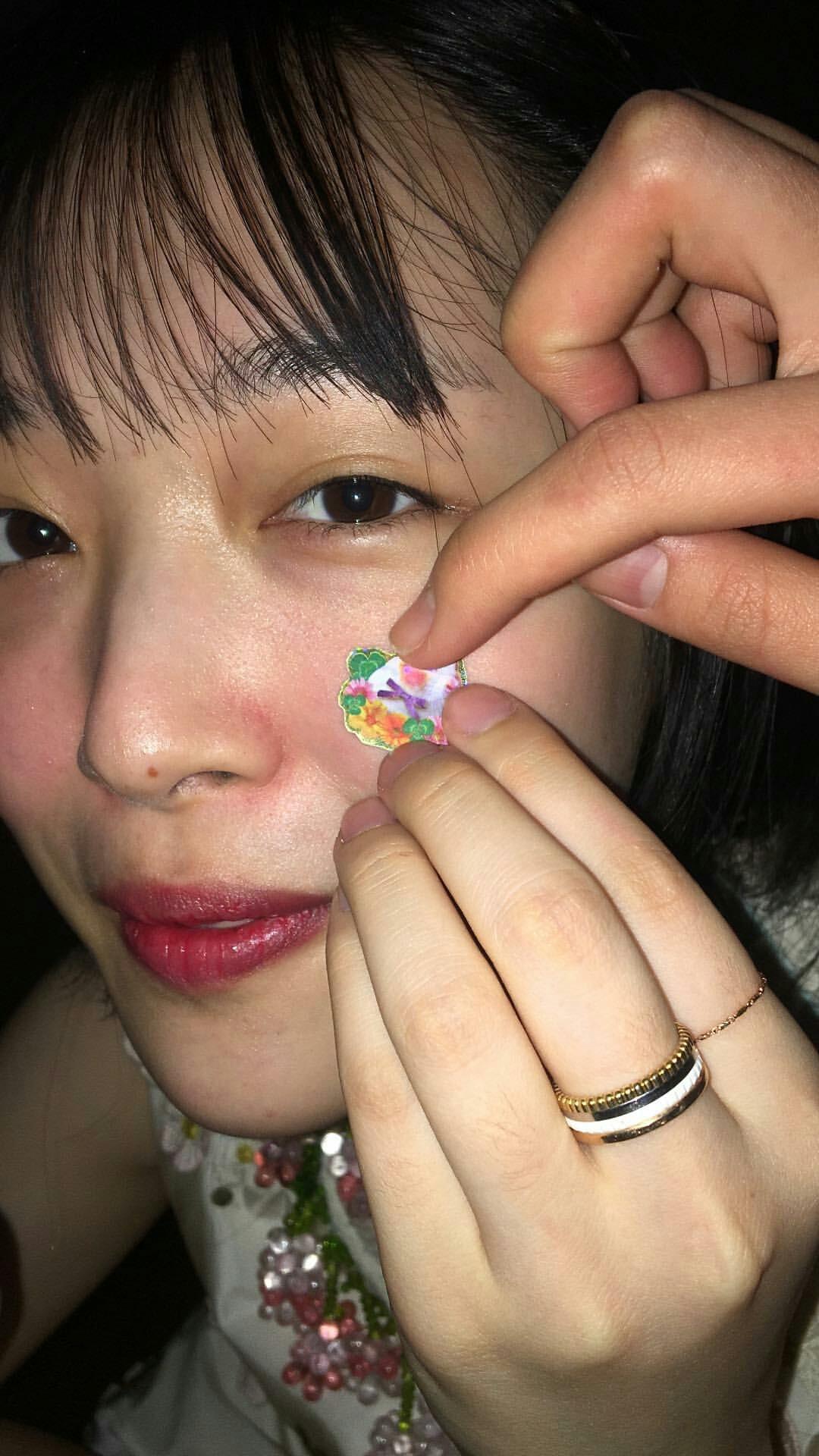 崔雪莉生前有哪些漂亮的写真,自拍照片 知乎