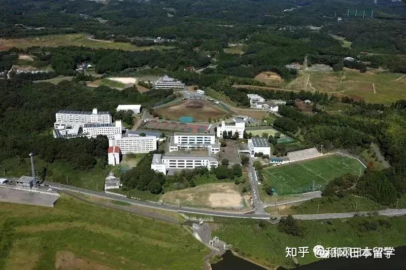 晓星国际学园创建于1979年,位于日本关东地区的千叶县木更津市.