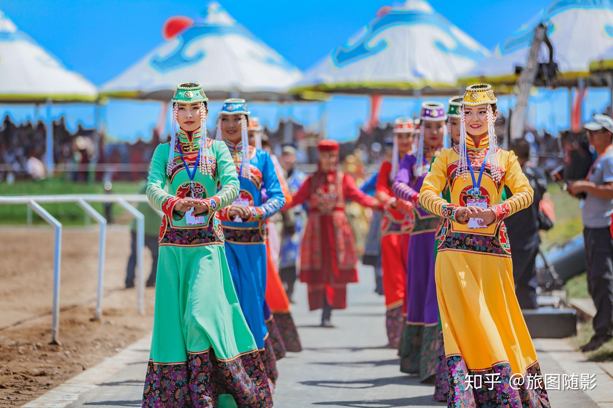 穿蒙古服饰的姑娘，太美了....-草原元素---蒙古元素 Mongolia Elements