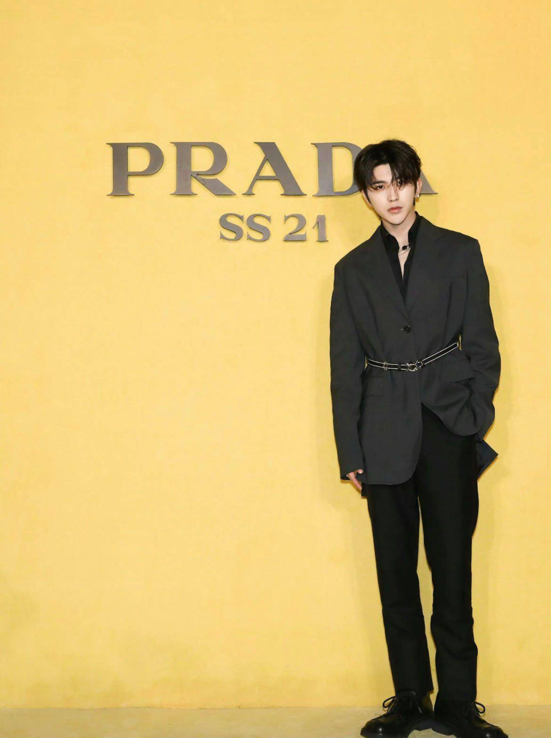 蔡徐坤代言 prada的流量战略