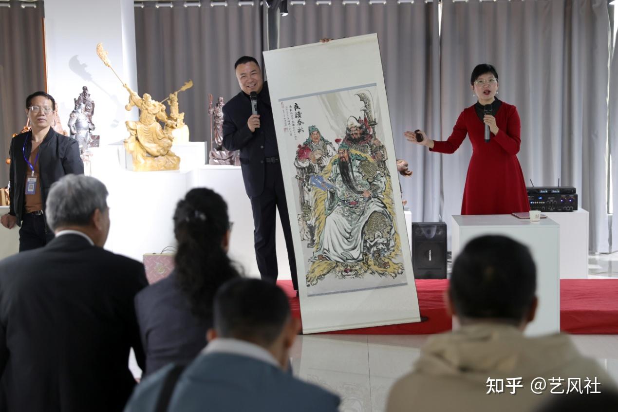 在福建省雕刻艺术家协会会长陈文荣主持的研讨会环节,曾成聪,陈建强