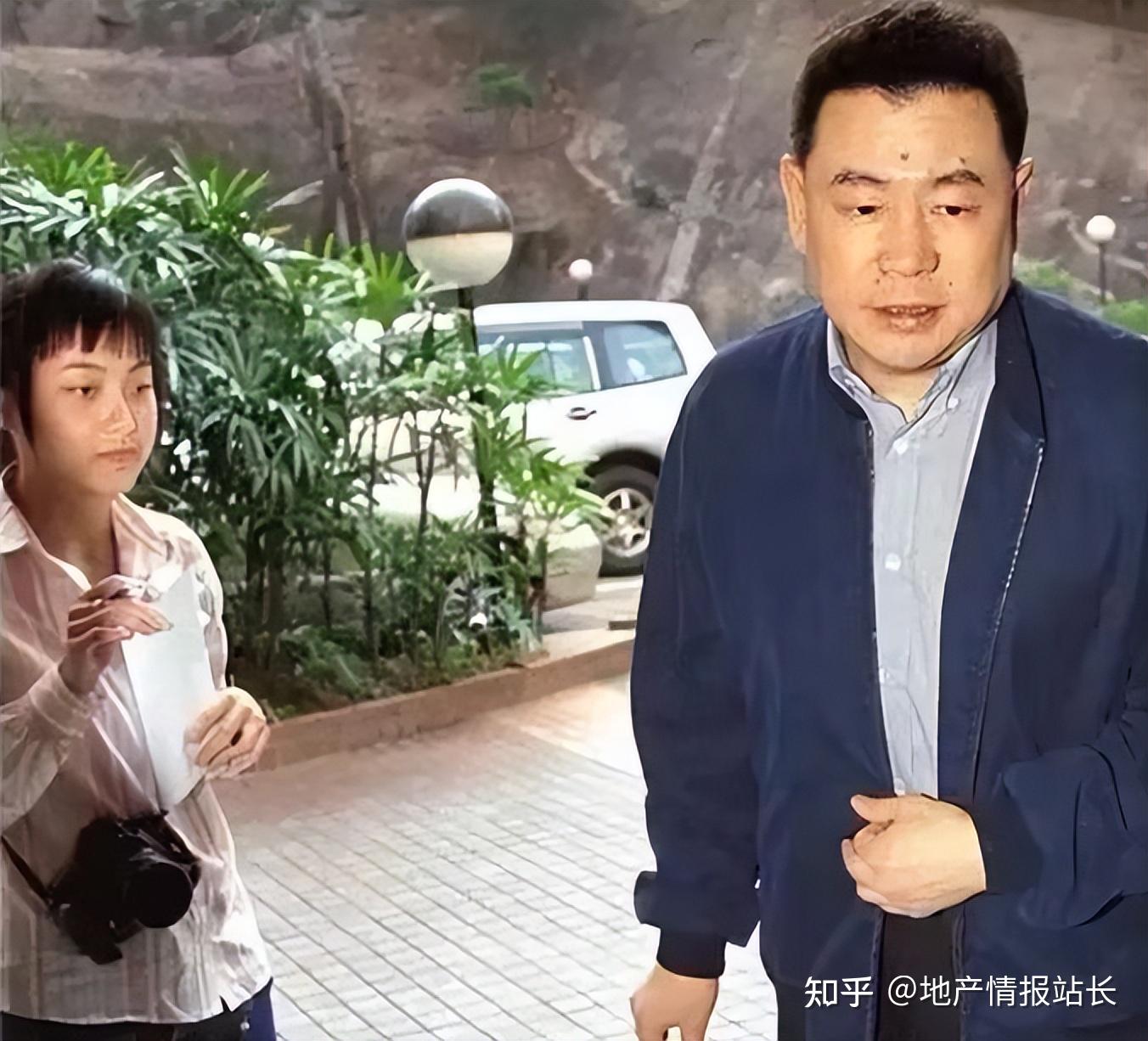 刘銮雄高调拍卖的名牌包,不少都是前女友的…… - 知乎