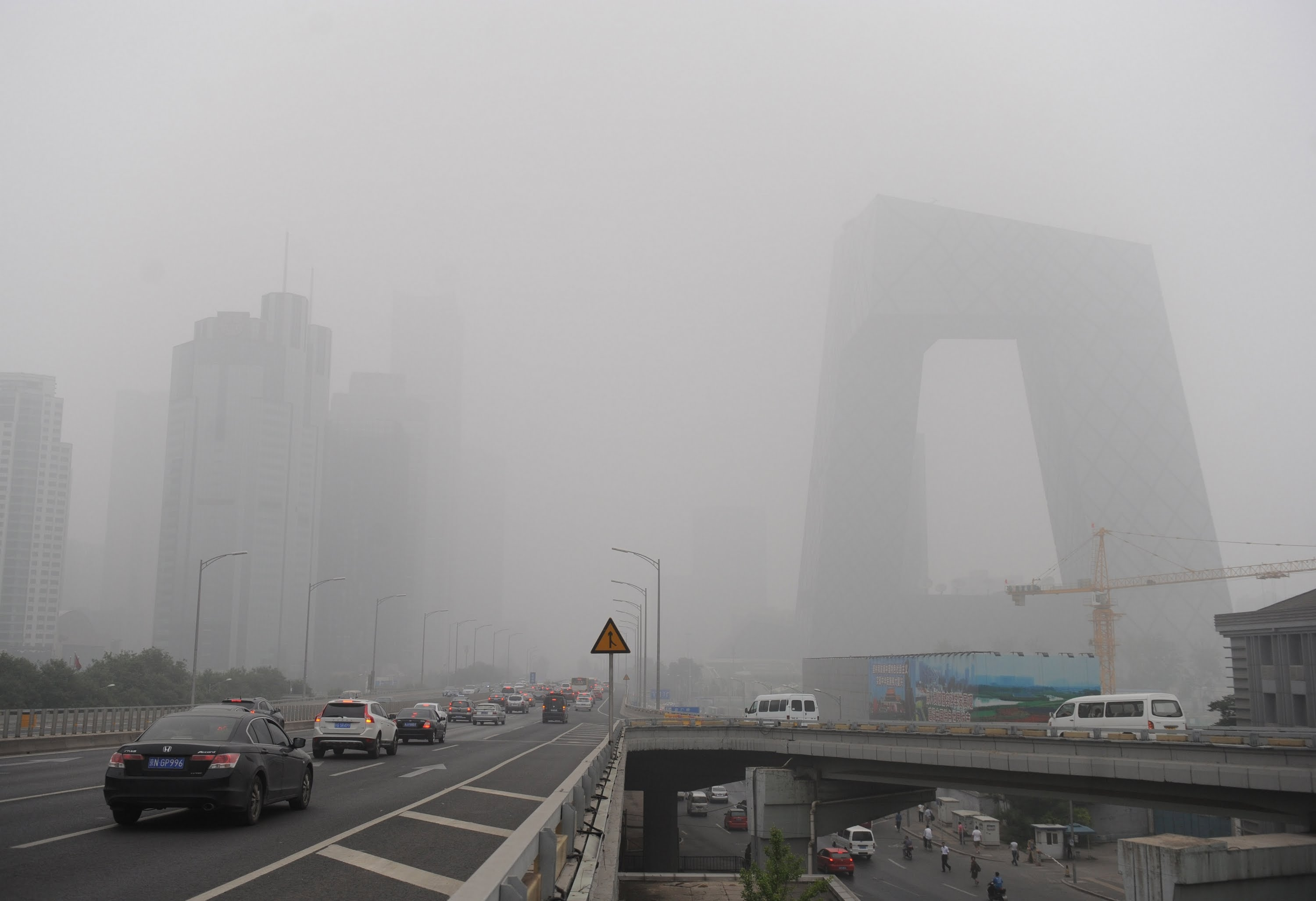 雾霾笼罩郑州！市民同一位置拍摄对比照，反差太大如两个世界-大河新闻