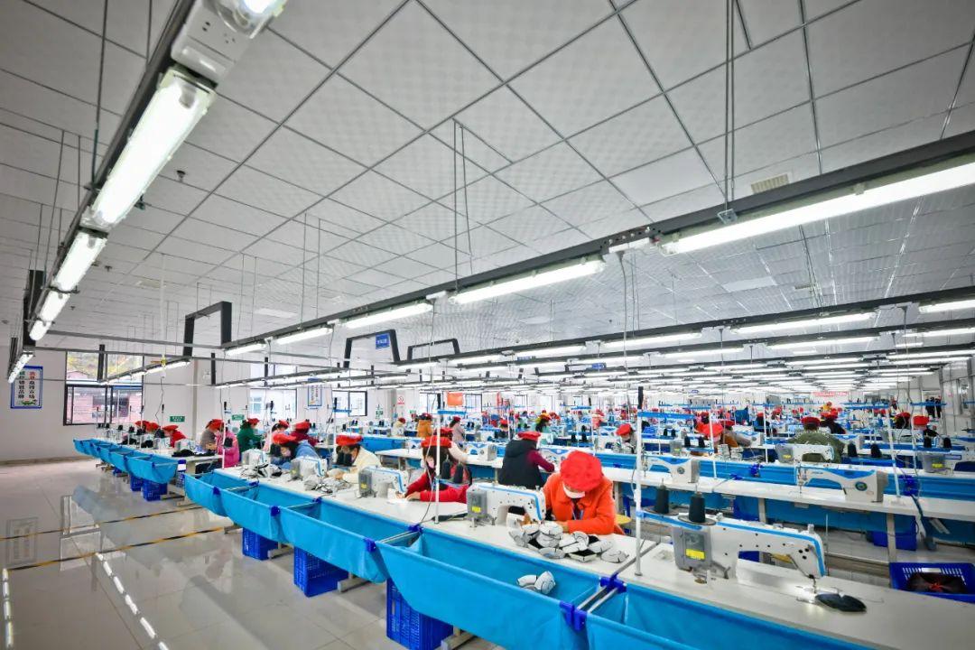 为了这封喜报他们一干就是32个年头