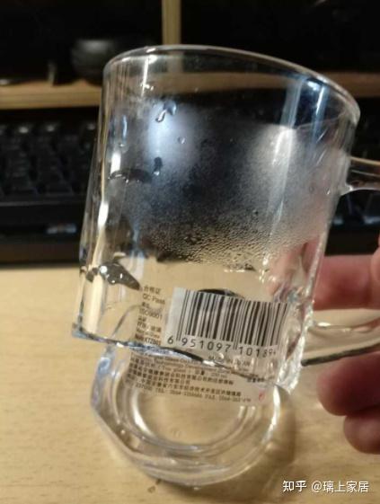 有的玻璃杯子遇到热水就炸,怎么分辨?