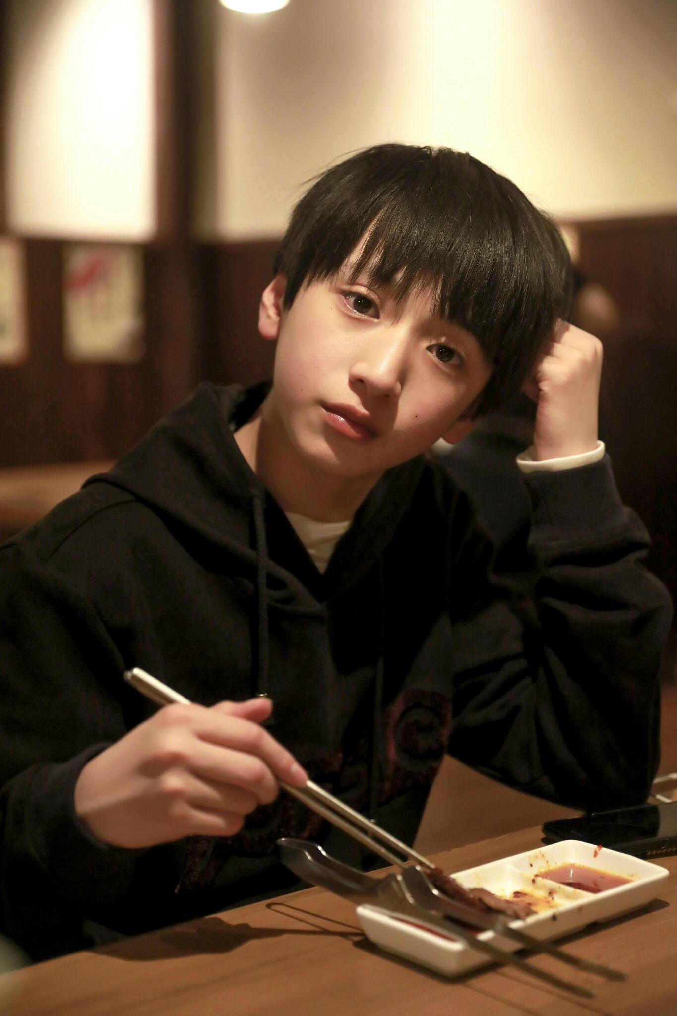 如何评价屠夫二代和易安音乐社成员长相以及以